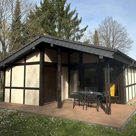 Blaetterdach Feriehus Waldbrunn (Baden-Wurttemberg)
